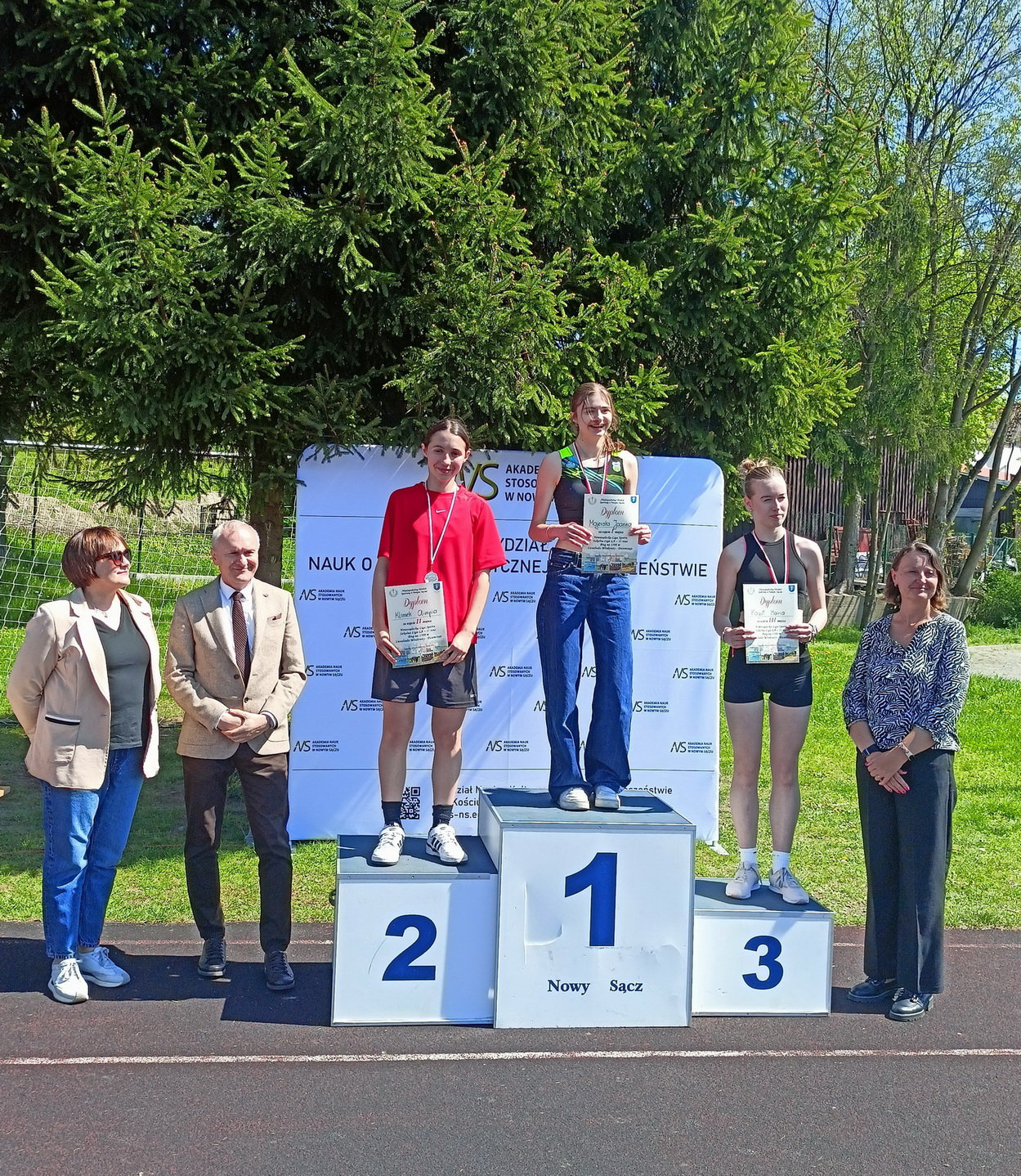 Zdjęcie Drużynowa Liga Dz LA II rzut 04-2025 (7)b7374543-cc8c-4c86-8842-108f318b2e7d.jpg w galerii Drużynowa Liga LA dziewcząt - II rzut (28.04.2025)